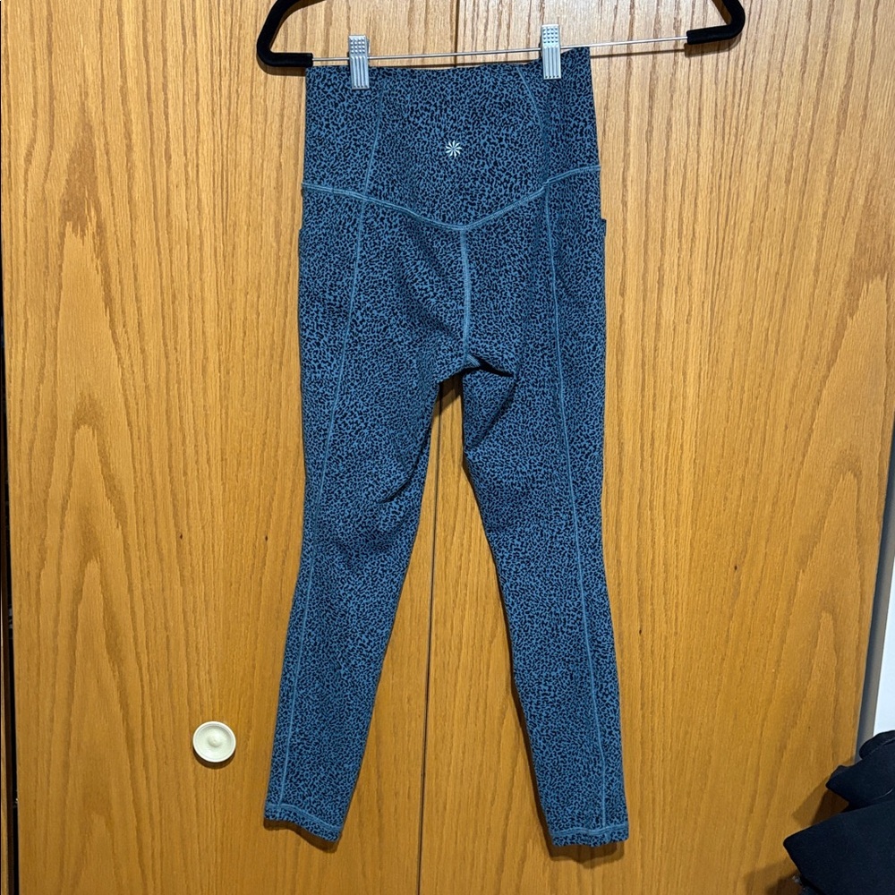 Athleta‎ women's XS salutation stash ii textured tight leopard leggings - Picture 5 of 5